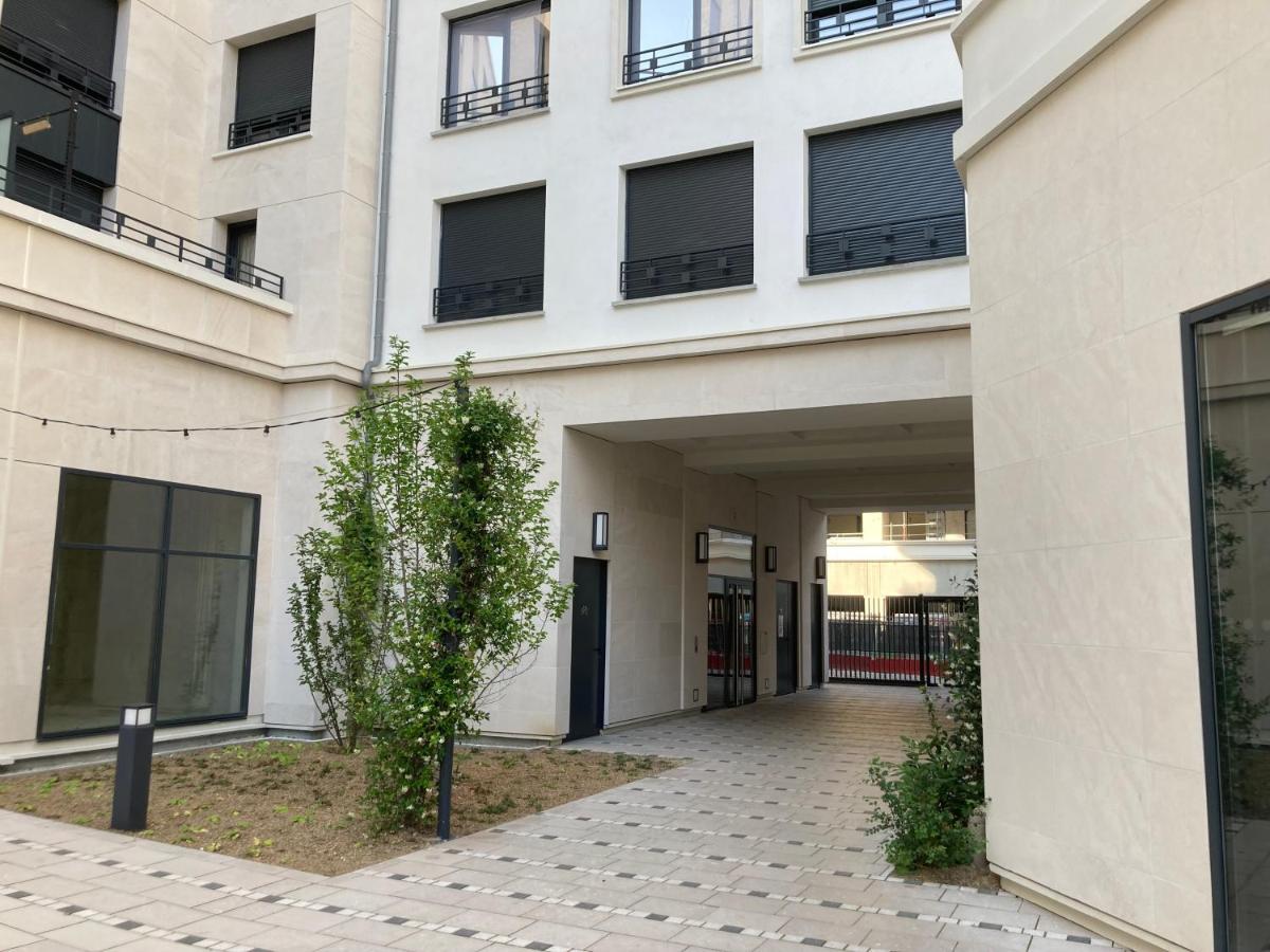 Superbe Apt, Parking Gratuit, Proche Ligne 13&14, Ideal Famille & Vue Montmartre ! Saint-Ouen (Seine-Saint-Denis) Exterior foto